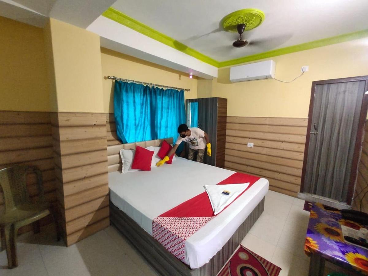 Oyo 30073 Triveni Lodge Силигури Екстериор снимка