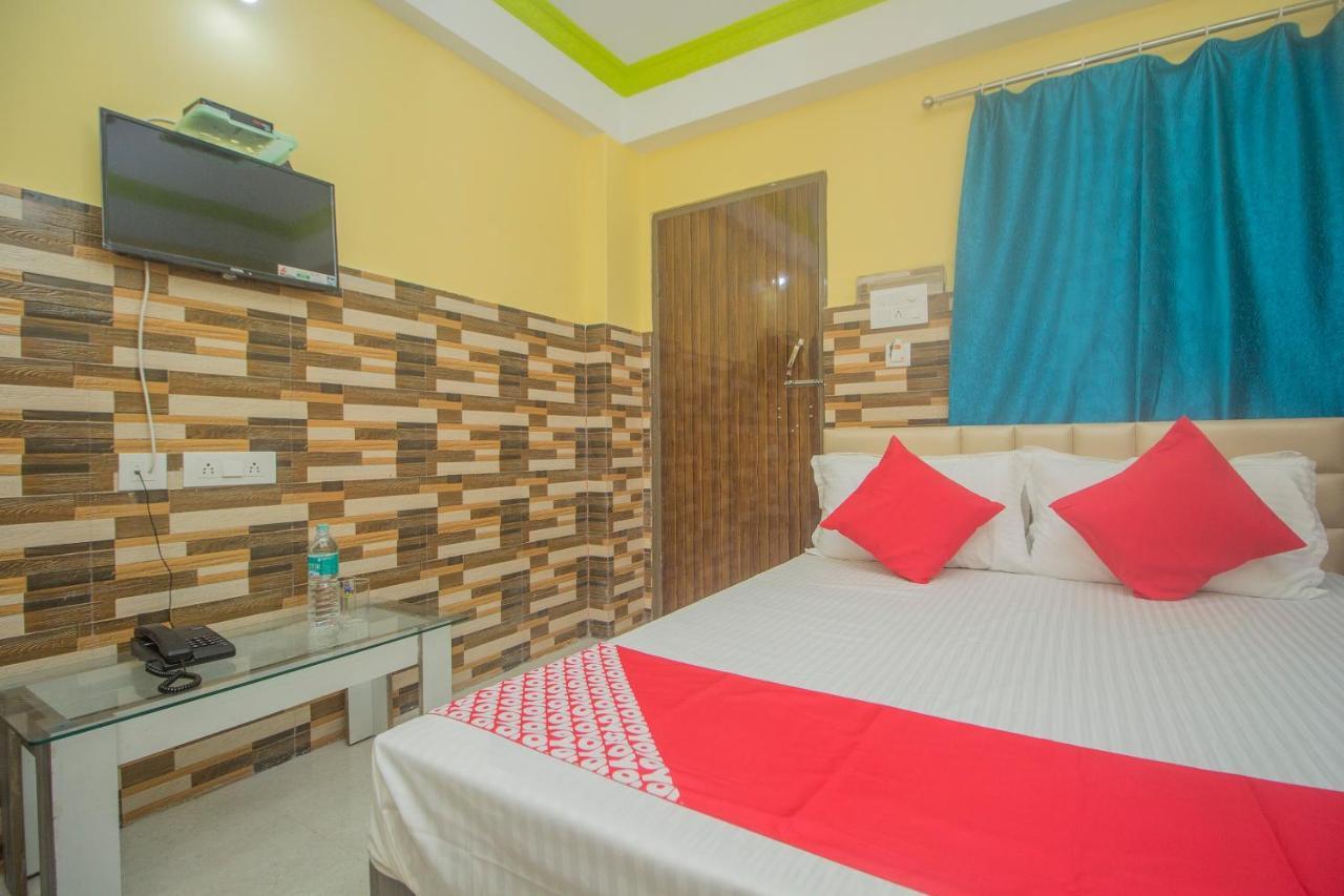 Oyo 30073 Triveni Lodge Силигури Екстериор снимка