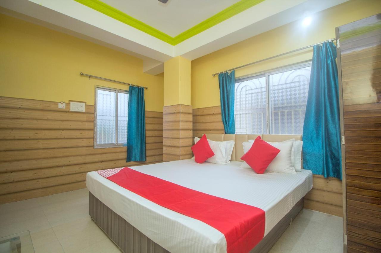 Oyo 30073 Triveni Lodge Силигури Екстериор снимка